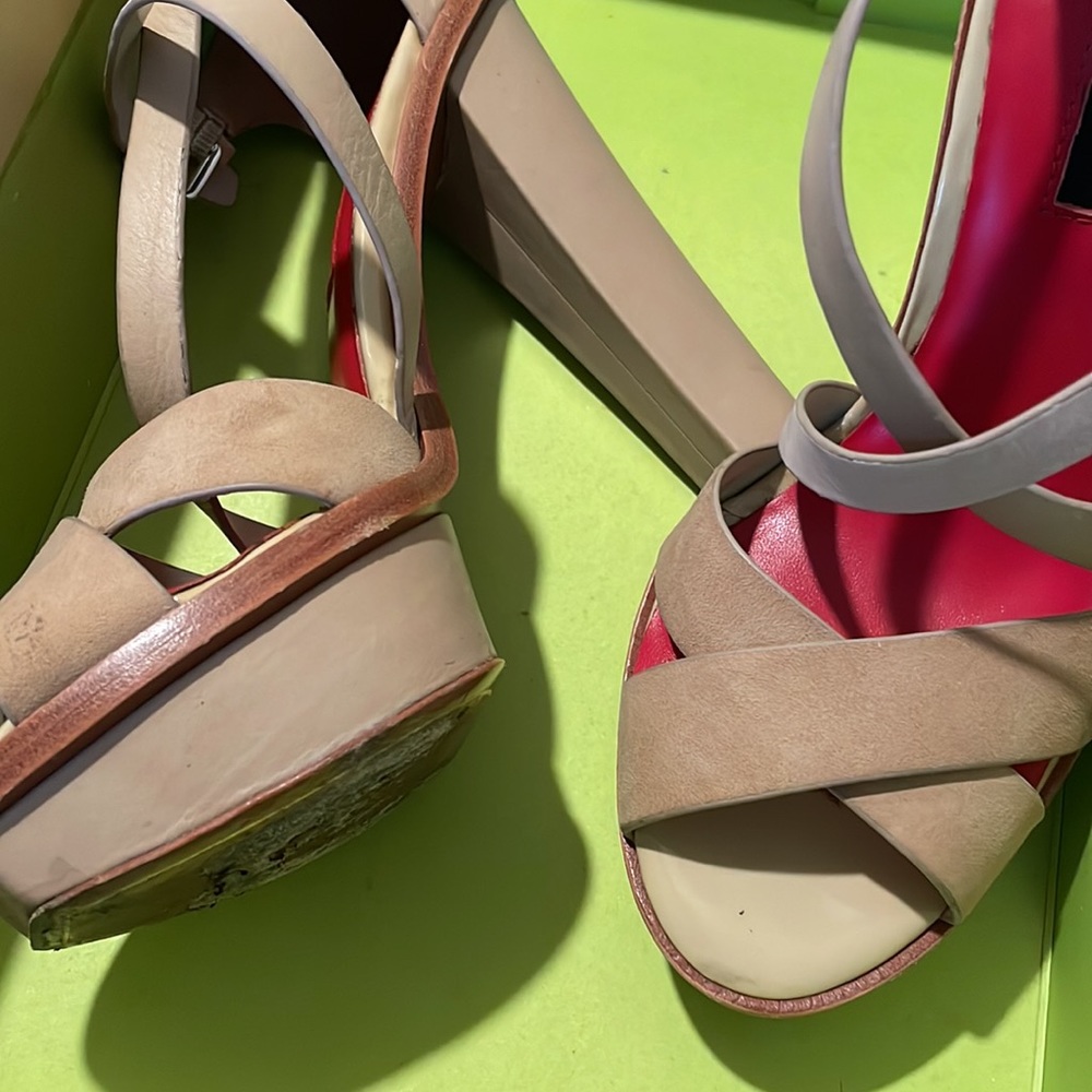 Charles Jourdan Platform HEELS sz 7